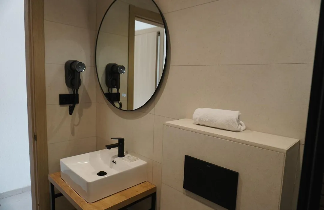 Hotel Ram Rooms Tahiti-1