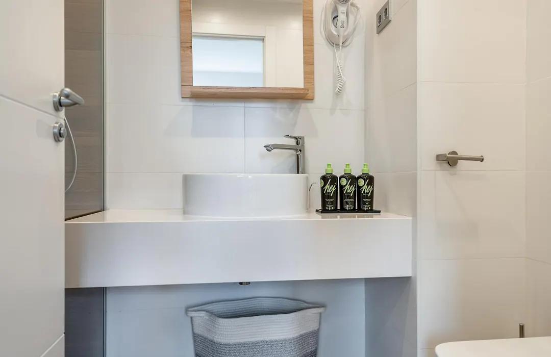 Limehome Barcelona Carrer De Fontcoberta - Digital Access-1