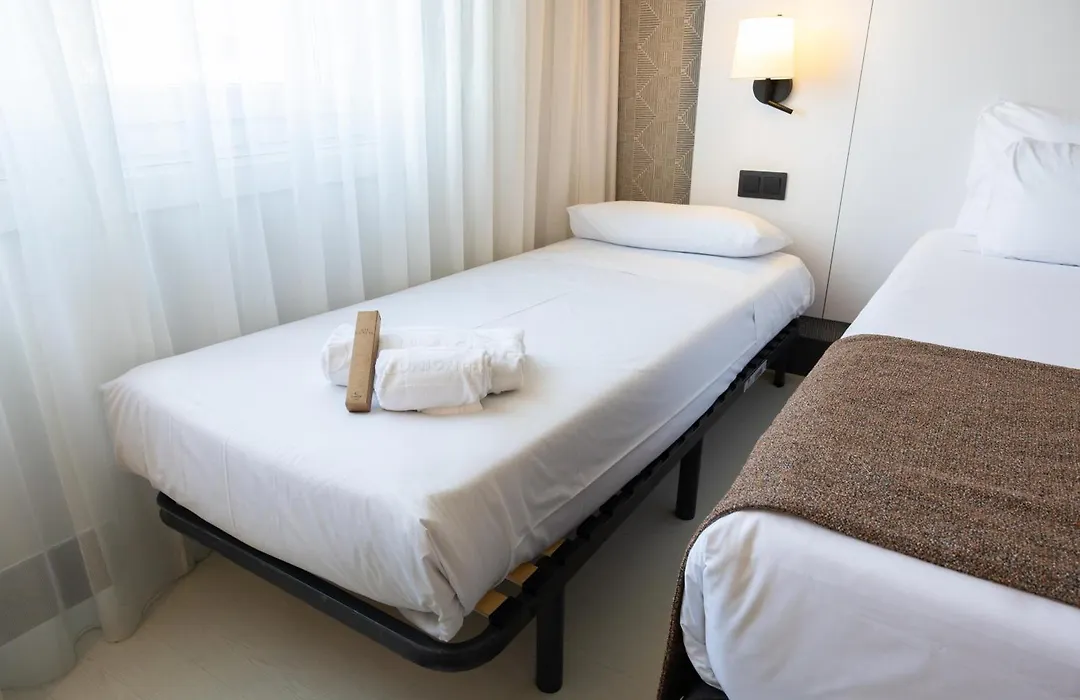 Hotel Ilunion Bilbao-1