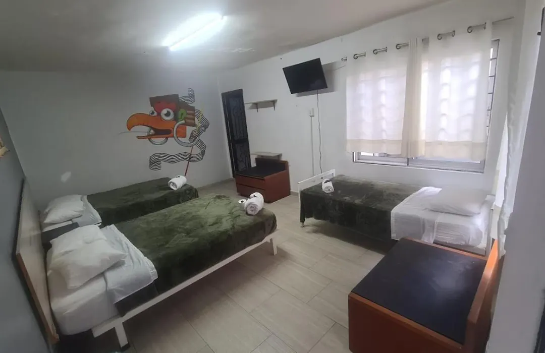 WHOST Hotel y Hostal-1