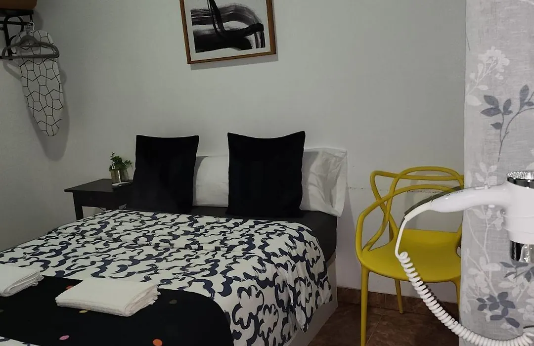 CH Catrachos Rooms-1