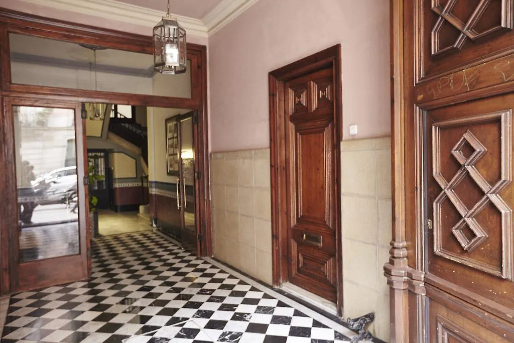 Close To Passeig De Gracia-1
