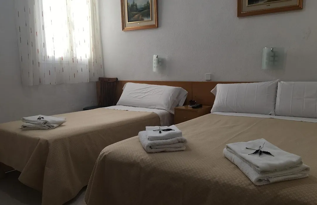 Hostal R. Lido-1