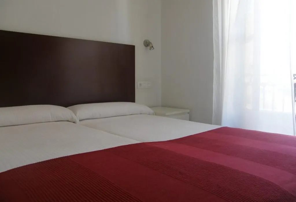 Hostal Santa Isabel-1