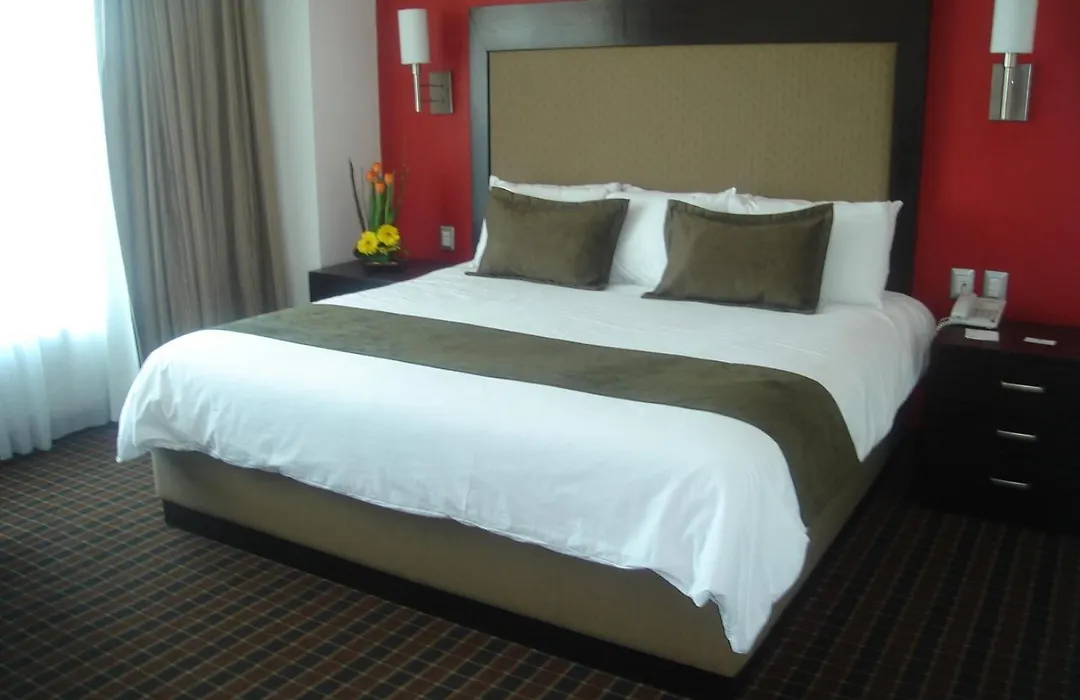 Hotel & Suites Pf-1
