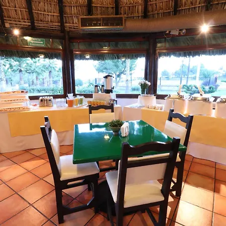 Mision Express Saltillo-3