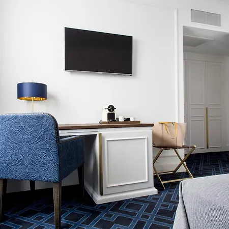 Hotel Midmost By Majestic Hotel Group-2