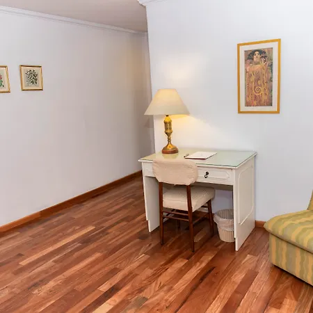Hotel Cecilia-3