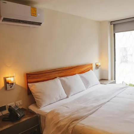 Hotel Urban-2