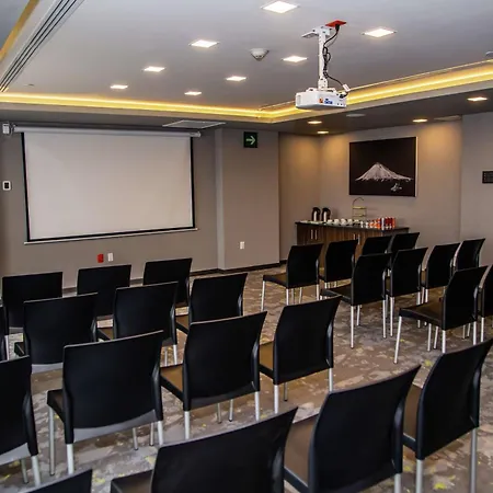 Hampton Inn & Suites By Hilton Puebla-3