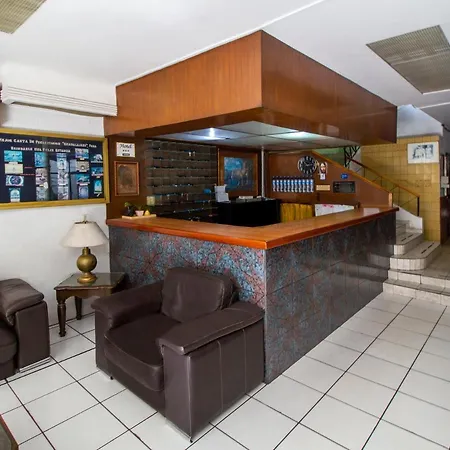 Hotel Canada-2