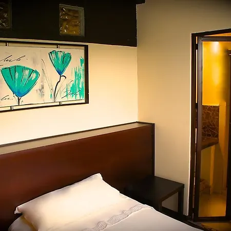 Aztic Hotel And Executive Suites-2