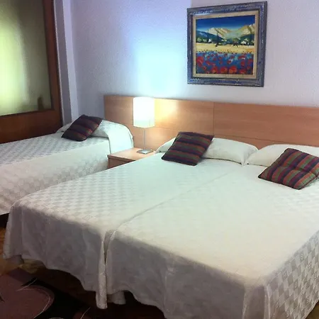Hostal Del Carmen-3