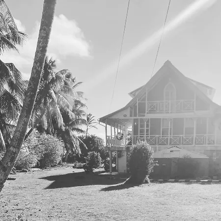 Islander House On Rocky Cay Beach-3