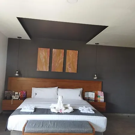 Hotel M Elite Black-3