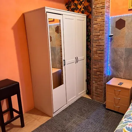 Bonita Habitación en chalet-3