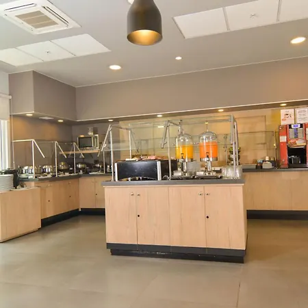 City Express Plus by Marriott Medellín Colombia-3
