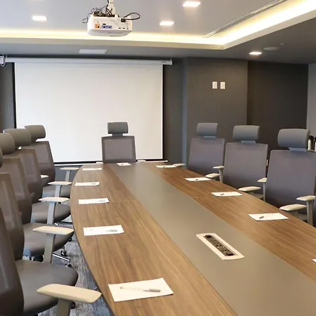 Hampton Inn & Suites By Hilton Puebla-2