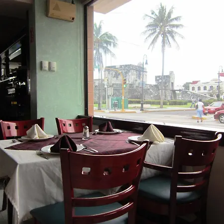 Hotel Baluarte-2