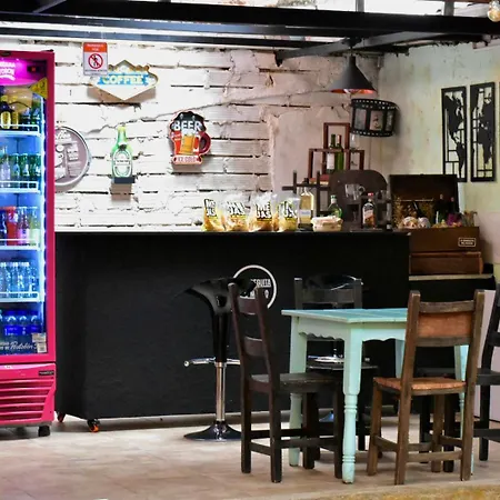 Hostal La Bodeguita Del Mundo Laureles-2