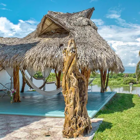 Hotel Boutique Punta Jamaica-3