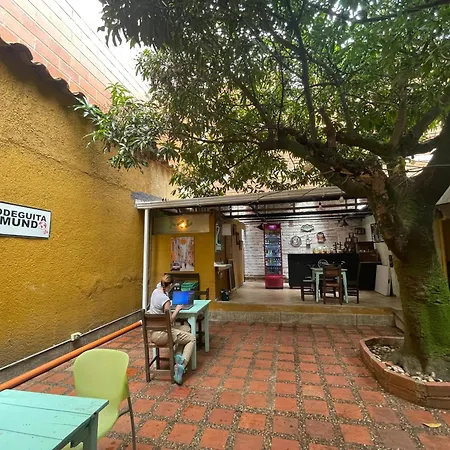 Hostal La Bodeguita Del Mundo Laureles-3