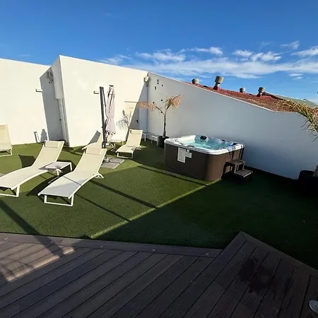 Daos Suites & Terrace Marbella-3