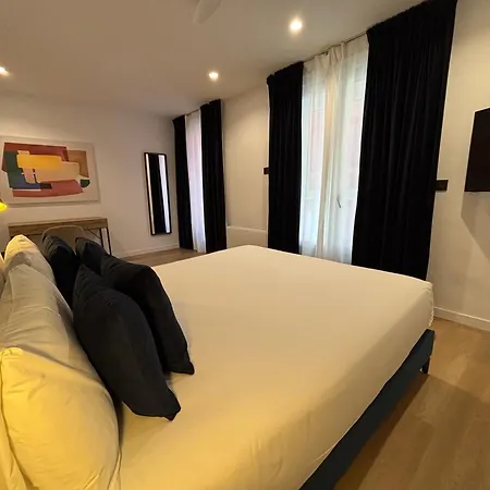 Arenal Rooms Bilbao-3