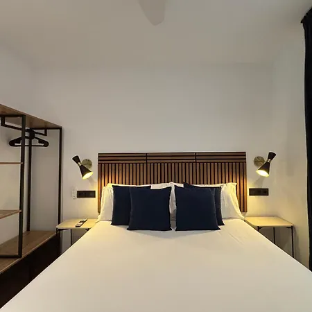 Arenal Rooms Bilbao-2