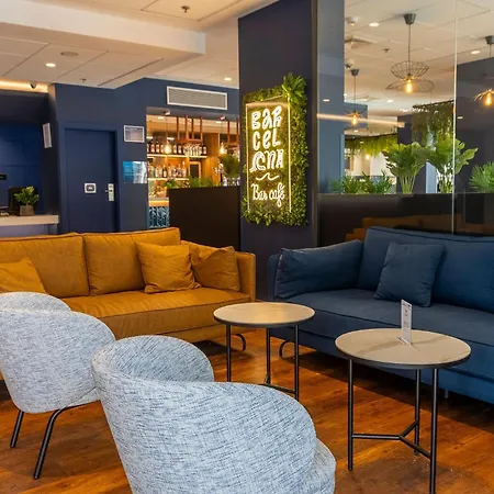Travelodge Barcelona Poblenou-3