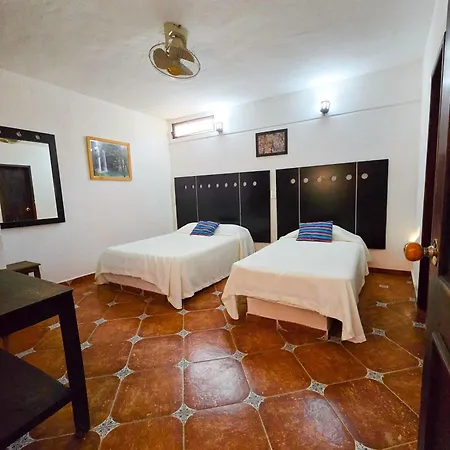 Hotel Villa Esmeralda-3