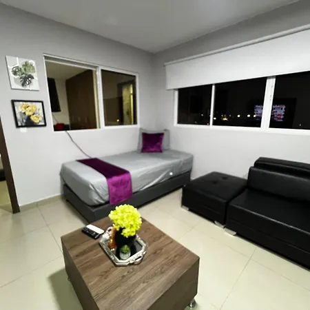 Apartamentos Deluxe La Flora-3