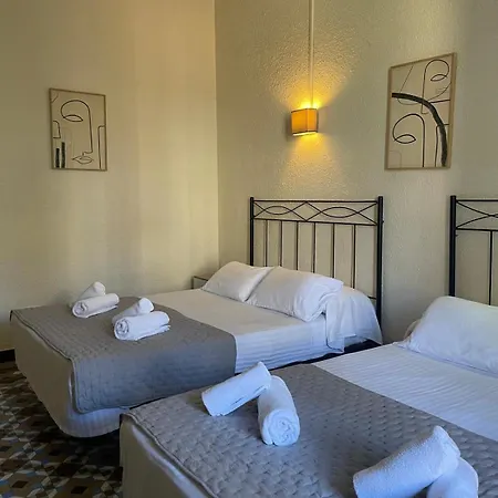 Hostal Balmes Centro-3