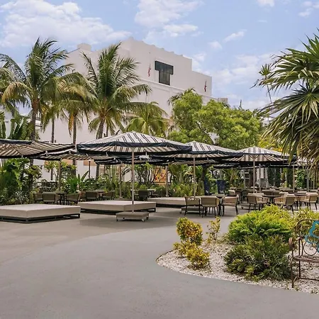 Kenmore Village Hotel, South Beach-2