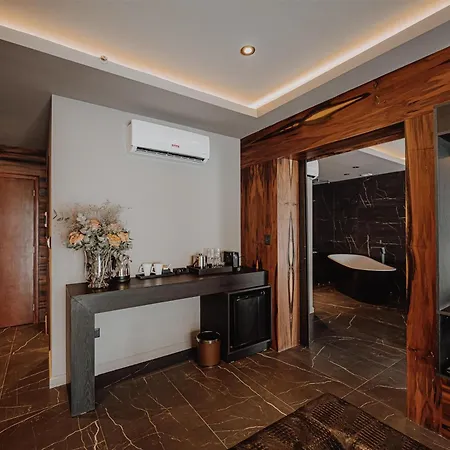 La Urumpta Hotel, AKEN MIND-3
