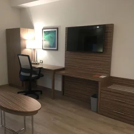 Wyndham Garden Monterrey Valle Real-3