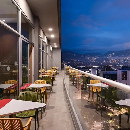 Hampton By Hilton Medellin-3