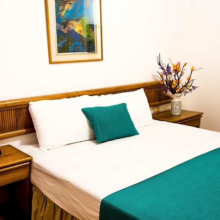 Hotel Puerta de Oro-3