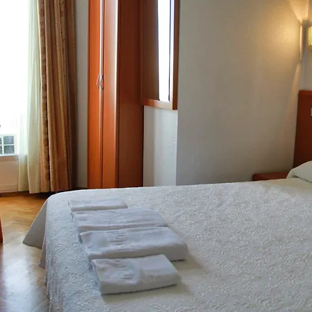 Hostal Luis XV-2