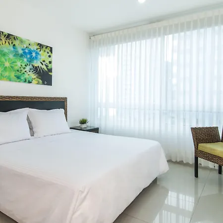 Travelers Orange Cartagena-3