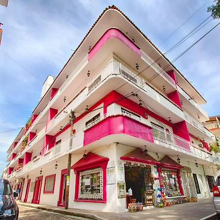 Suites Plaza del Rio - Family Hotel Malecón Centro-3