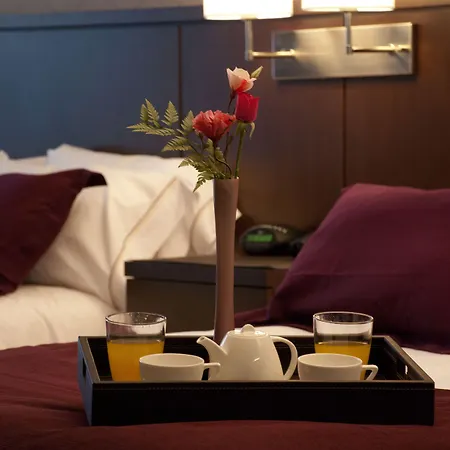 Ian Hotel-3
