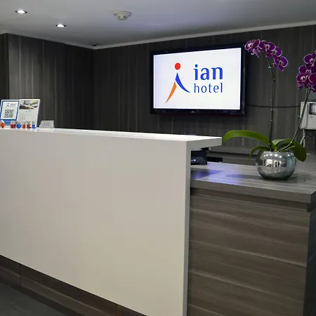 Ian Hotel-2
