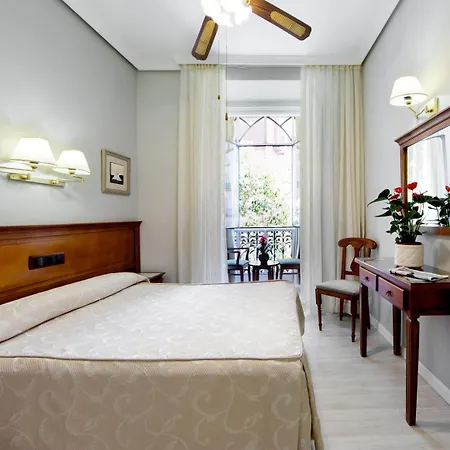Hostal Macarena-3