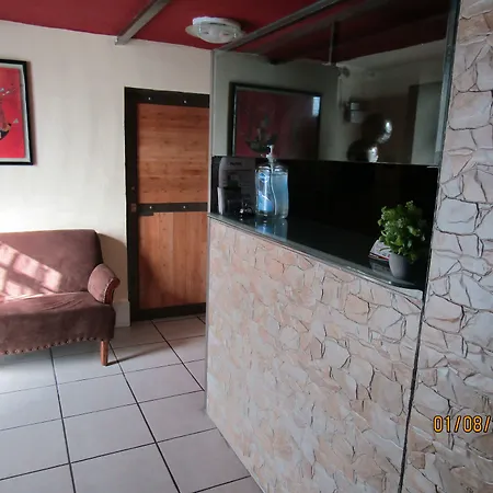 Hotel 1973-2