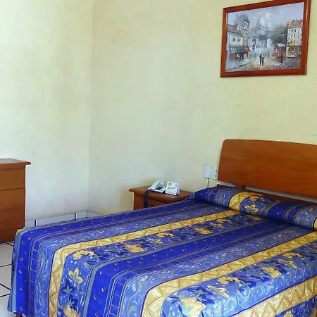 Hotel Plaza Jardin-2