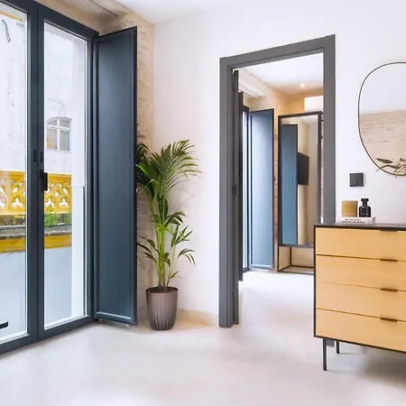 Luxury Apartment Overlooking Casa Pilatos-2