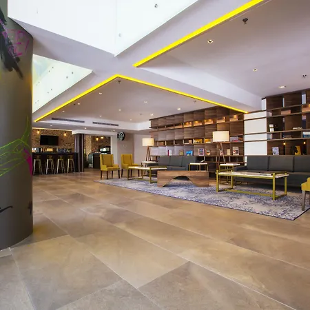 Krystal Urban Guadalajara-2