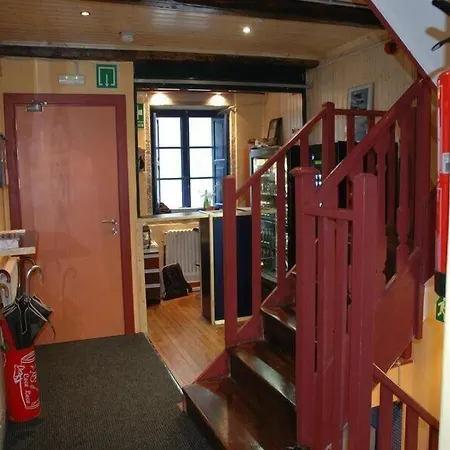 Albergue O Fogar De Teodomiro-3