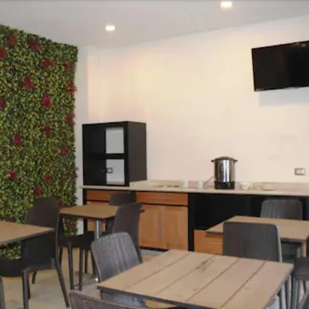 Hotel Leones-2